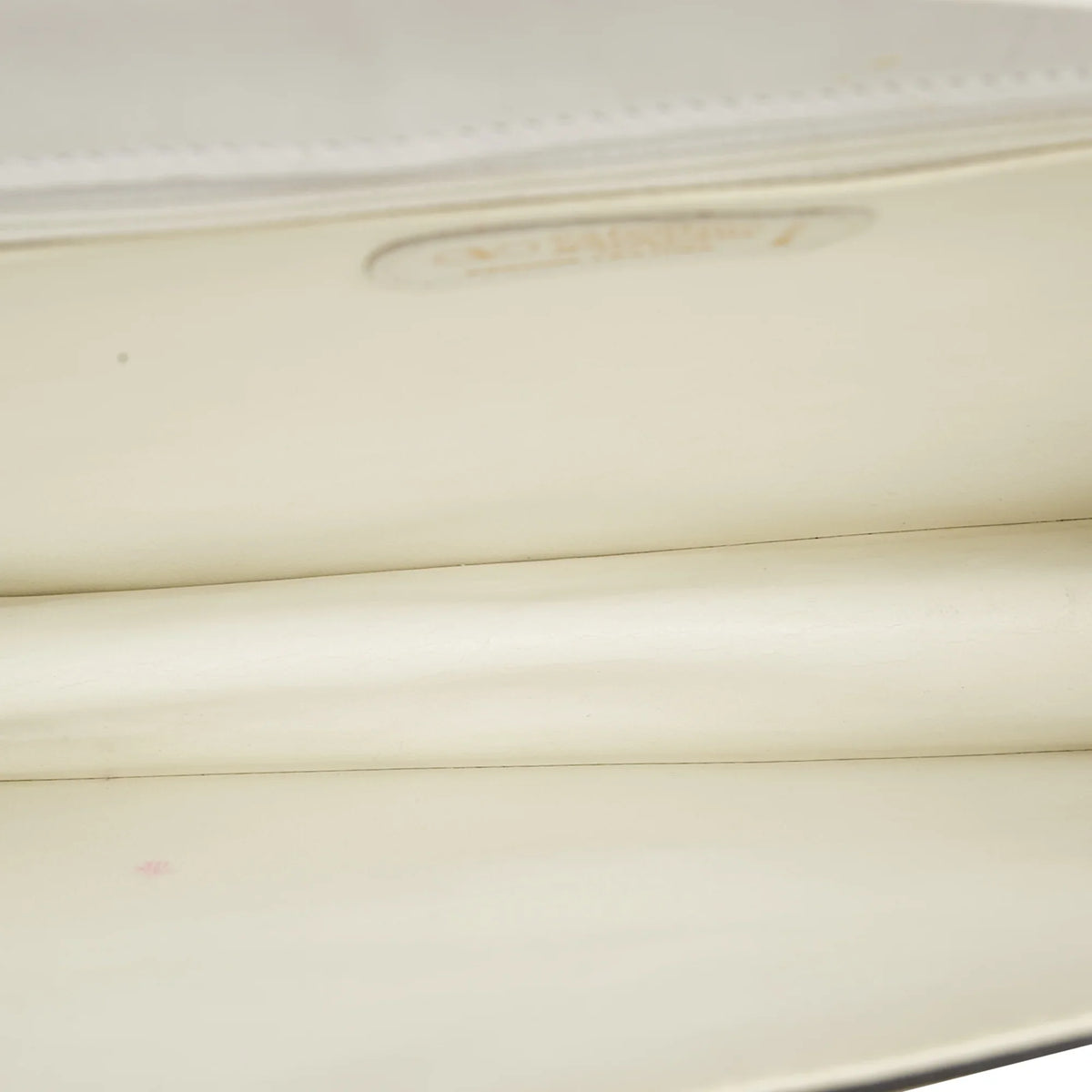 Pre-Owned Authenticated Valentino Crossbody Bag Calf Leather White Women (Good)
