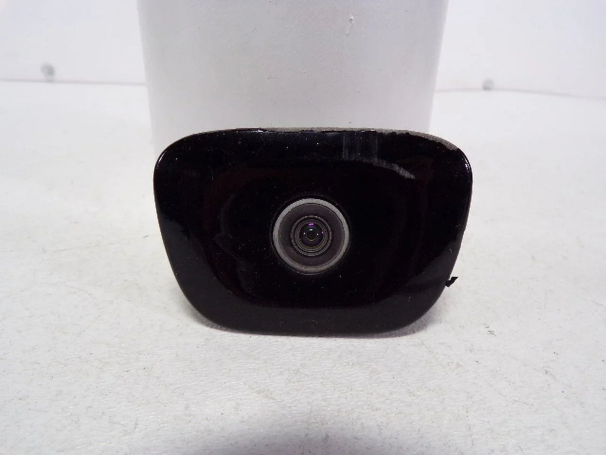 Pre-Owned 14-18 Jeep Cherokee Rear View Backup Camera   (Good)