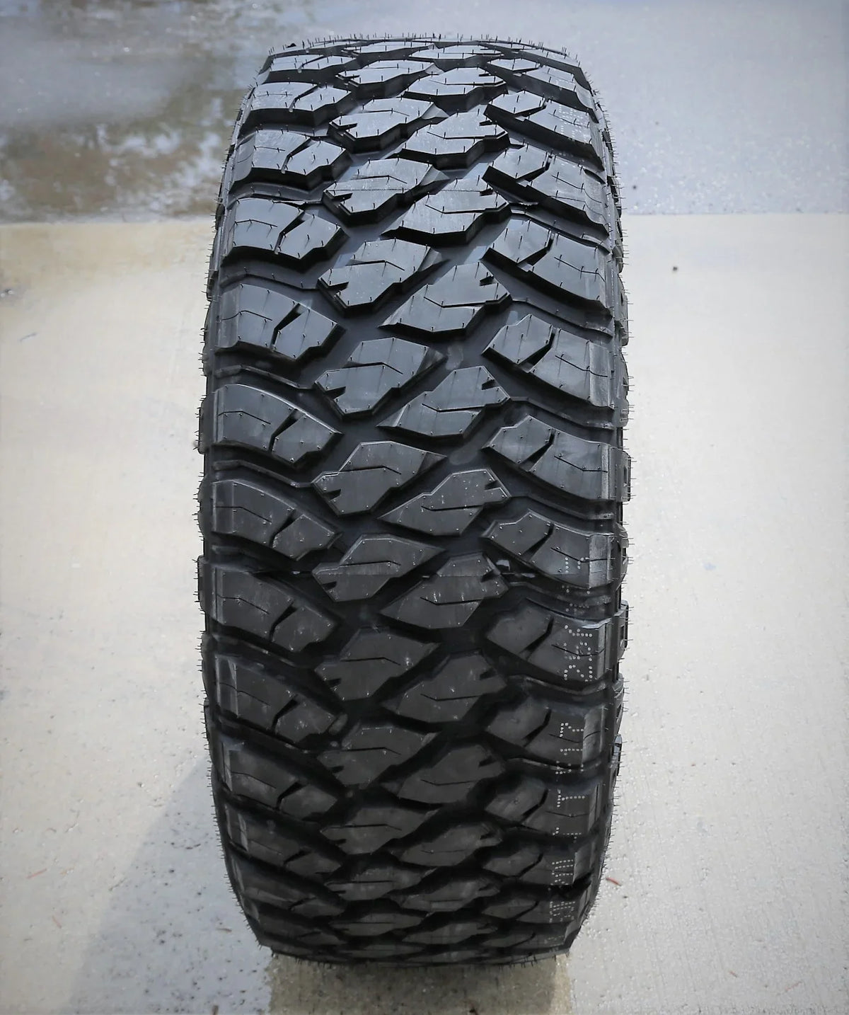 Atlander Roverclaw M/T I  305/70R17 Load E 10 Ply  Mud Tire